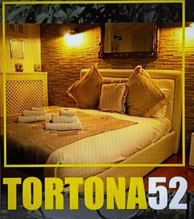 Bed and Breakfast Bb Tortona Milán Exterior foto